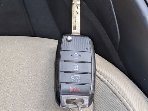Certified 2020 Kia Sorento LX FWD image 24