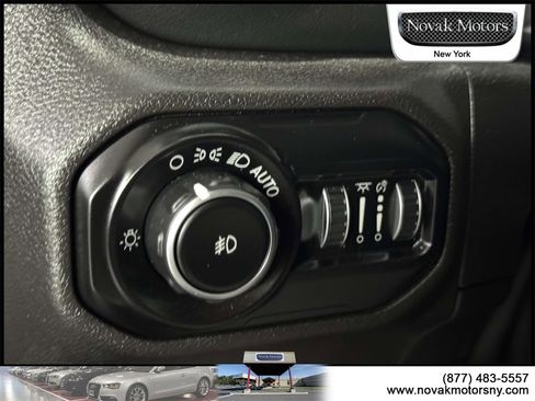 Used 2019 Jeep Wrangler Unlimited Sahara w/ Quick Order Package 24M Moab image 15