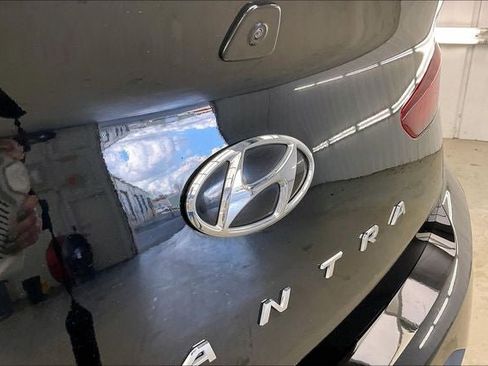 Used 2019 Hyundai Elantra SE w/ Cargo Package FWD image 31