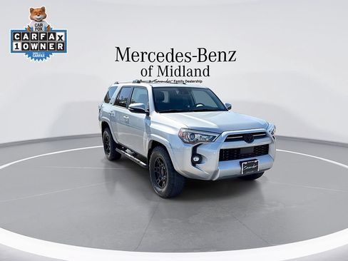 Used 2023 Toyota 4Runner SR5 Premium w/ Moonroof Package RWD image 2