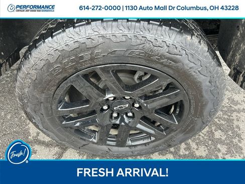 Used 2024 Chevrolet Colorado Trail Boss w/ Technology Package AWD/4WD image 11