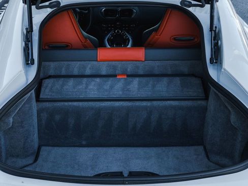 Used 2019 Aston Martin V8 Vantage Coupe image 26