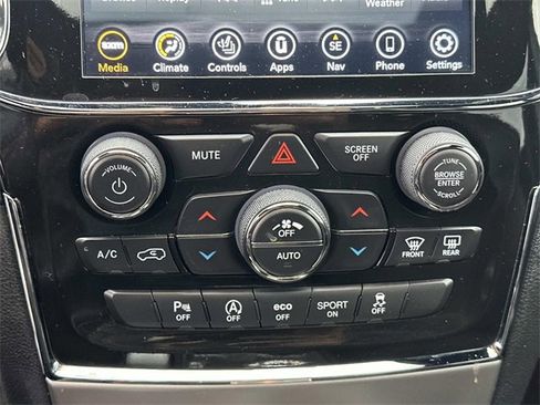 Certified 2022 Jeep Grand Cherokee Laredo X image 23