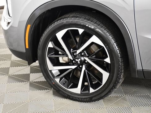 Used 2024 Mitsubishi Outlander AWD image 52