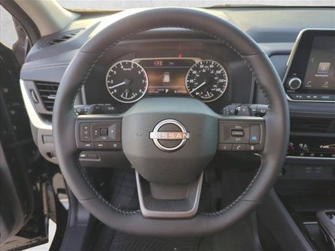 Used 2026 Nissan Rogue SV FWD image 16