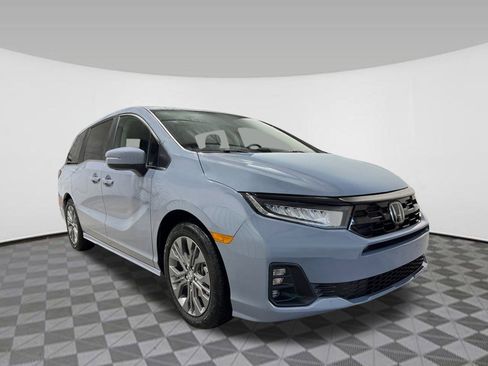 New 2026 Honda Odyssey Touring image 7
