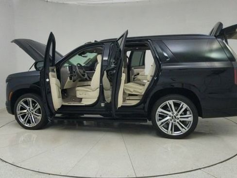 Used 2025 Cadillac Escalade Sport Platinum w/ LPO, Floor Liner Package image 82