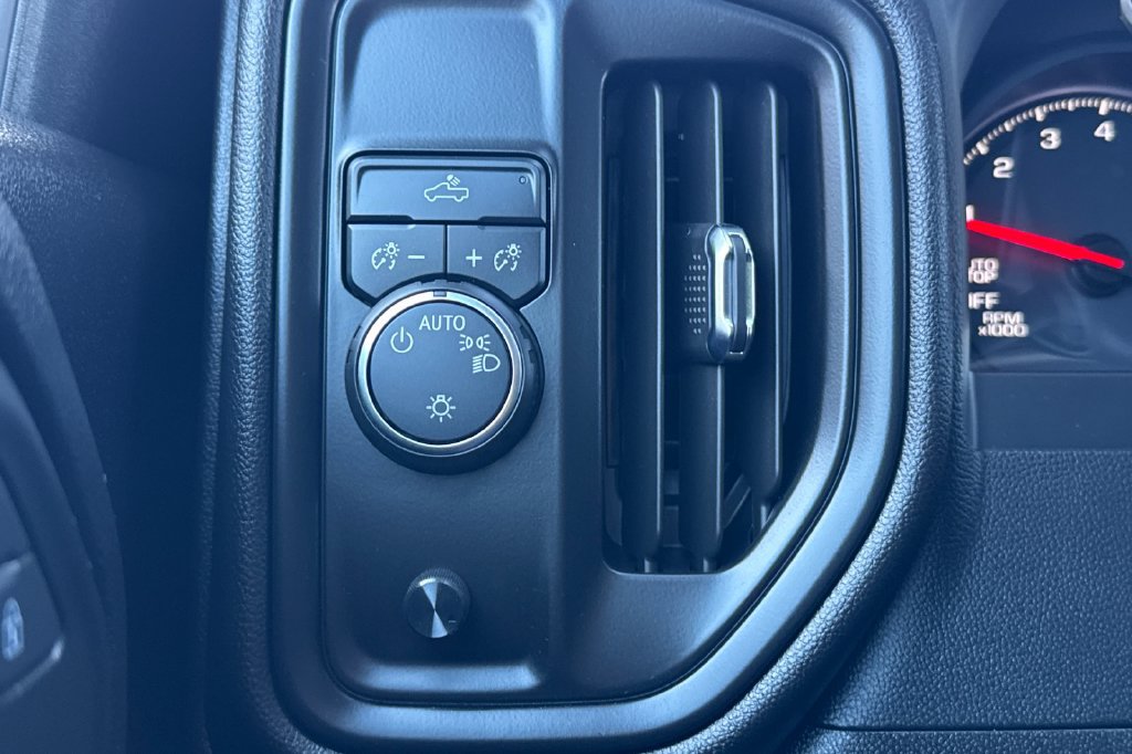 Used 2025 Chevrolet Silverado 1500 Custom RWD image 30