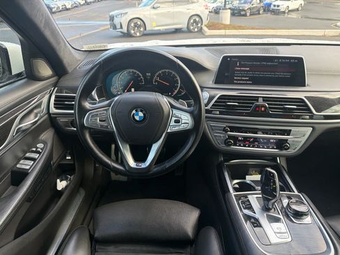Used 2018 BMW 750i RWD image 5