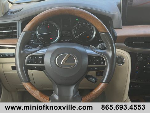 Used 2017 Lexus LX 570 4WD w/ Luxury Package image 27