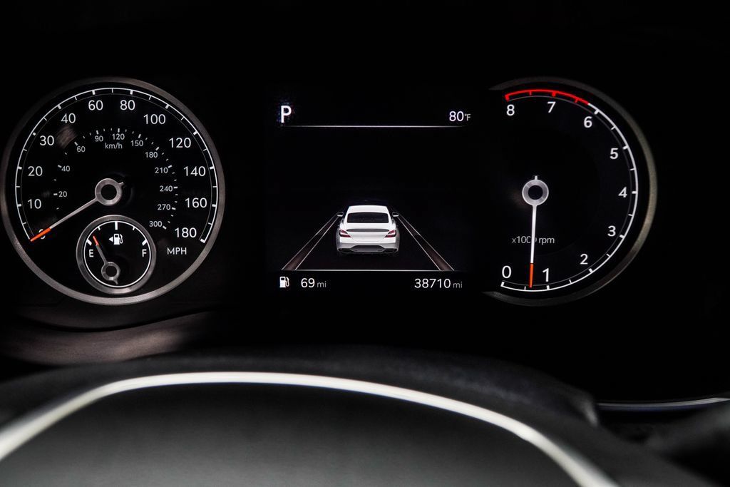 Used 2023 Genesis G70 3.3T RWD image 39