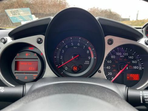Used 2020 Nissan 370Z w/ Sport Package image 21