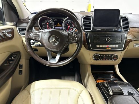 Used 2019 Mercedes-Benz GLS 450 4MATIC image 11
