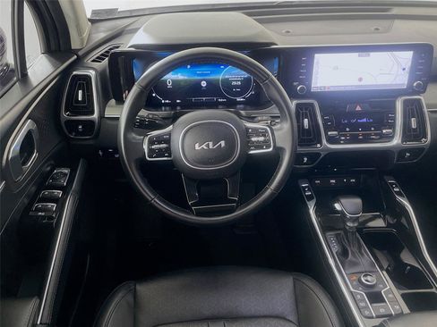 Used 2023 Kia Sorento SX AWD/4WD image 25