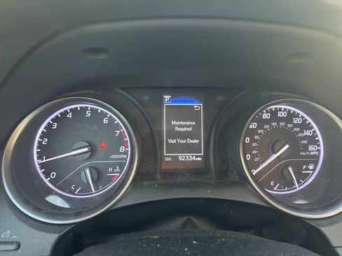 Used 2023 Toyota Camry SE image 5