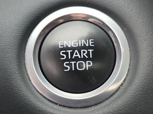 Certified 2024 Toyota Highlander XLE image 37