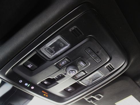 Used 2022 GMC Yukon Denali AWD/4WD image 17