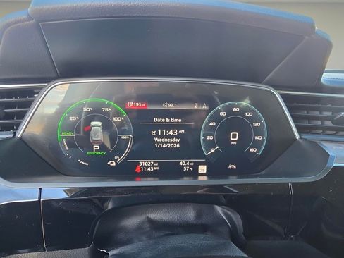 Used 2020 Audi e-tron Premium Plus image 23