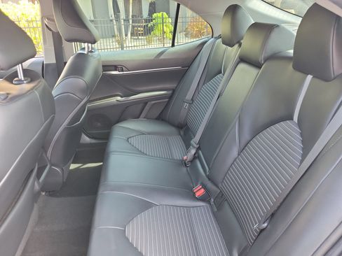 Used 2021 Toyota Camry SE FWD image 17