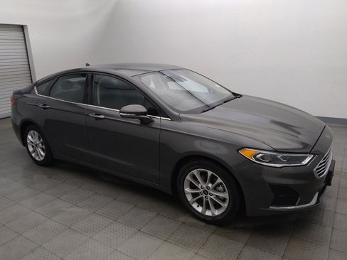 Used 2020 Ford Fusion SEL FWD image 11