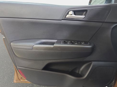 Used 2020 Kia Sportage S image 24