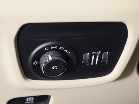 New 2025 Jeep Grand Cherokee L Limited image 24