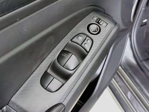 Used 2025 Nissan Altima 2.5 SV FWD image 21