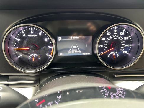 Used 2024 Kia Carnival LX FWD image 59