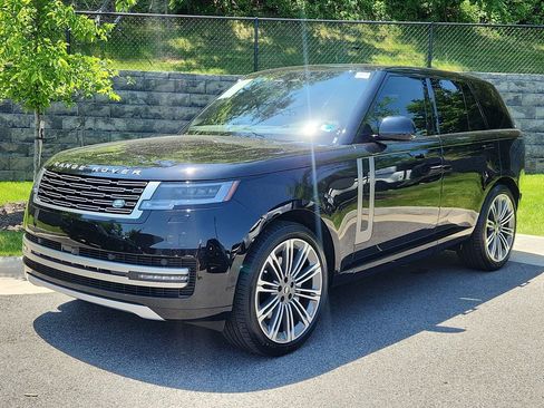 Used 2025 Land Rover Range Rover SE AWD/4WD image 1