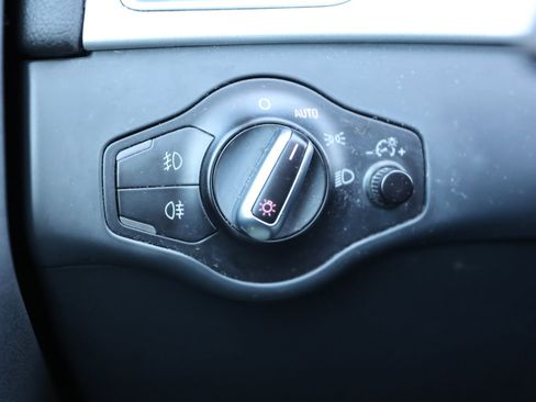 Used 2016 Audi A4 2.0T Premium Plus w/ Technology Package image 33