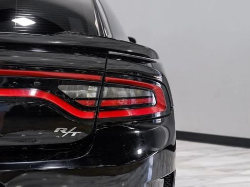 Used 2019 Dodge Charger R/T w/ Plus Group RWD image 45
