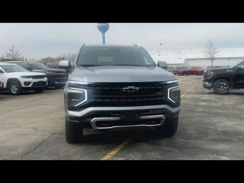 Used 2025 Chevrolet Suburban Z71 image 6