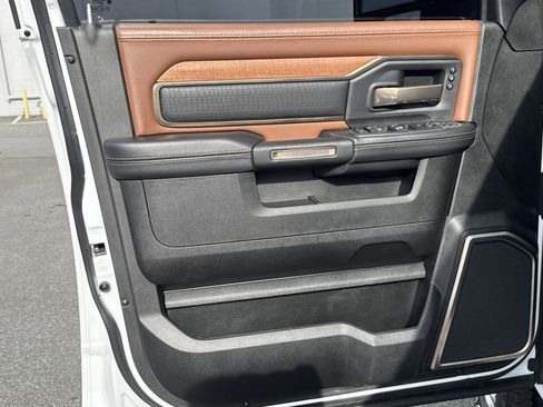 Used 2023 RAM 2500 Limited image 13