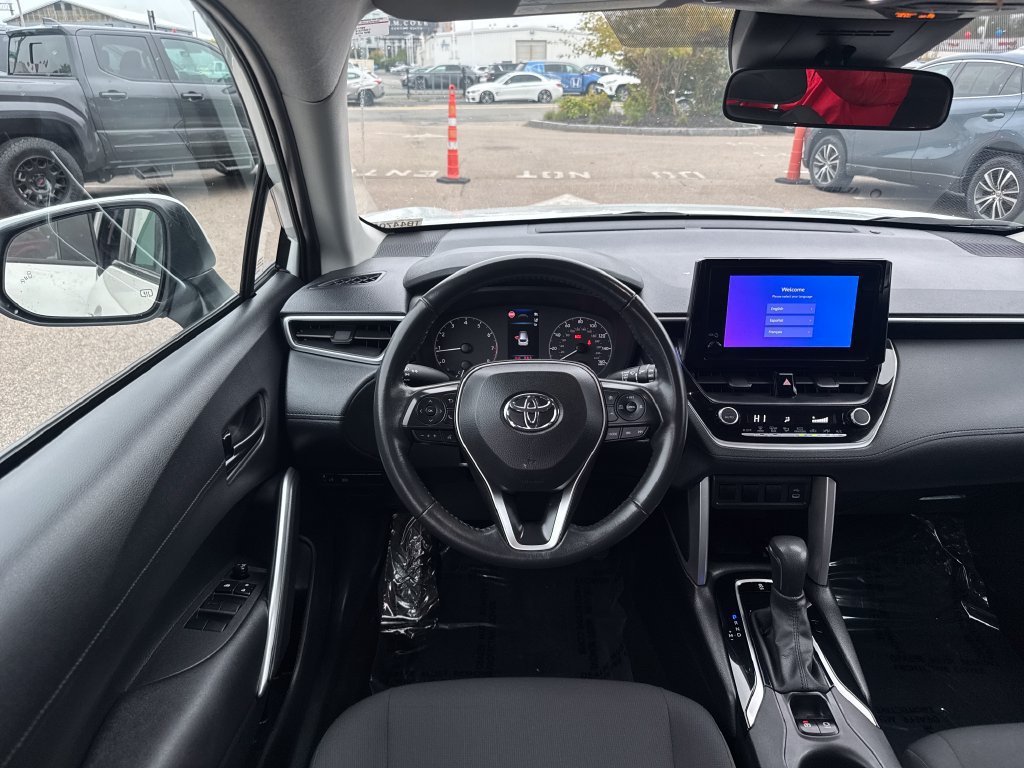 Used 2023 Toyota Corolla Cross LE w/ Moonroof Package AWD/4WD image 12