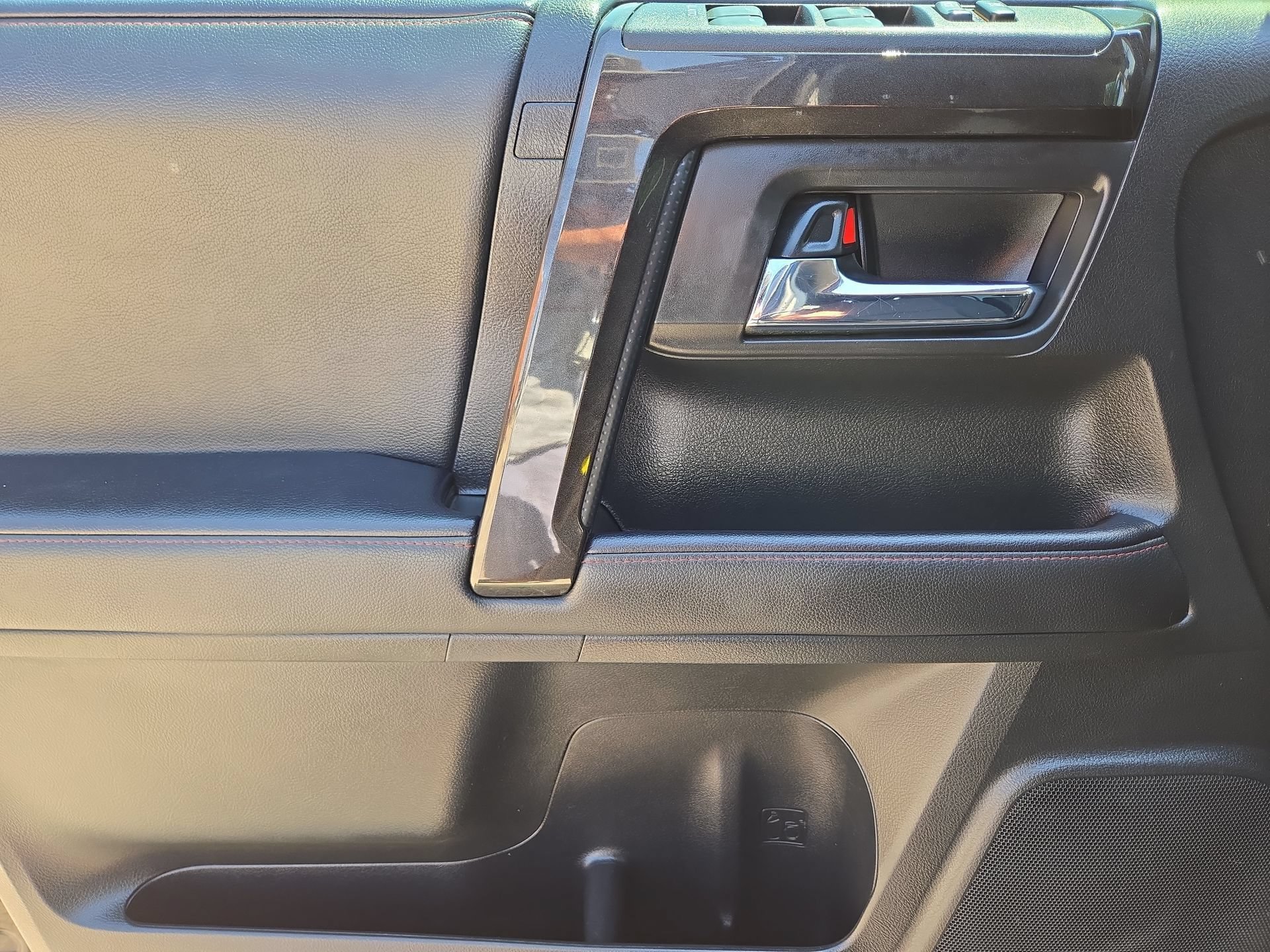 Used 2020 Toyota 4Runner TRD Off-Road AWD/4WD image 15