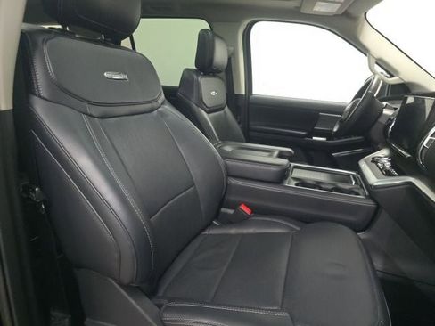 Used 2025 Ford Expedition Platinum AWD/4WD image 4