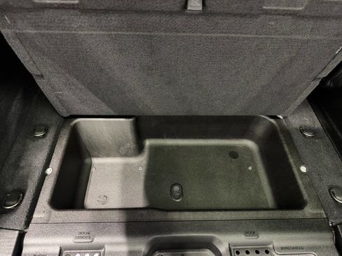 Used 2022 Jeep Wrangler Unlimited Sahara w/ Cold Weather Group image 19