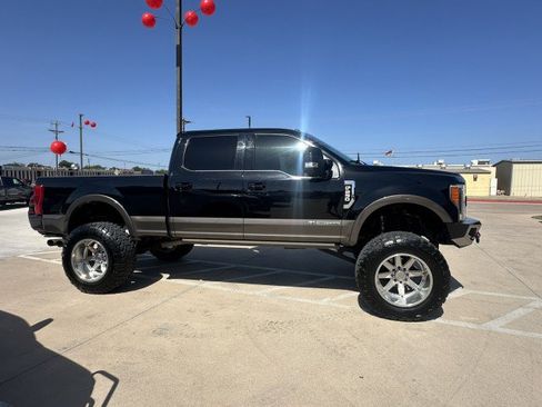 Used 2017 Ford F250 King Ranch w/ King Ranch Ultimate Package AWD/4WD image 6