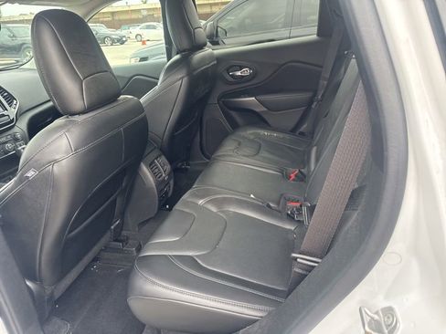 Used 2020 Jeep Cherokee Limited FWD image 15