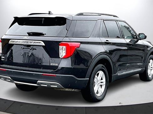 Used 2023 Ford Explorer XLT w/ Equipment Group 202A image 8