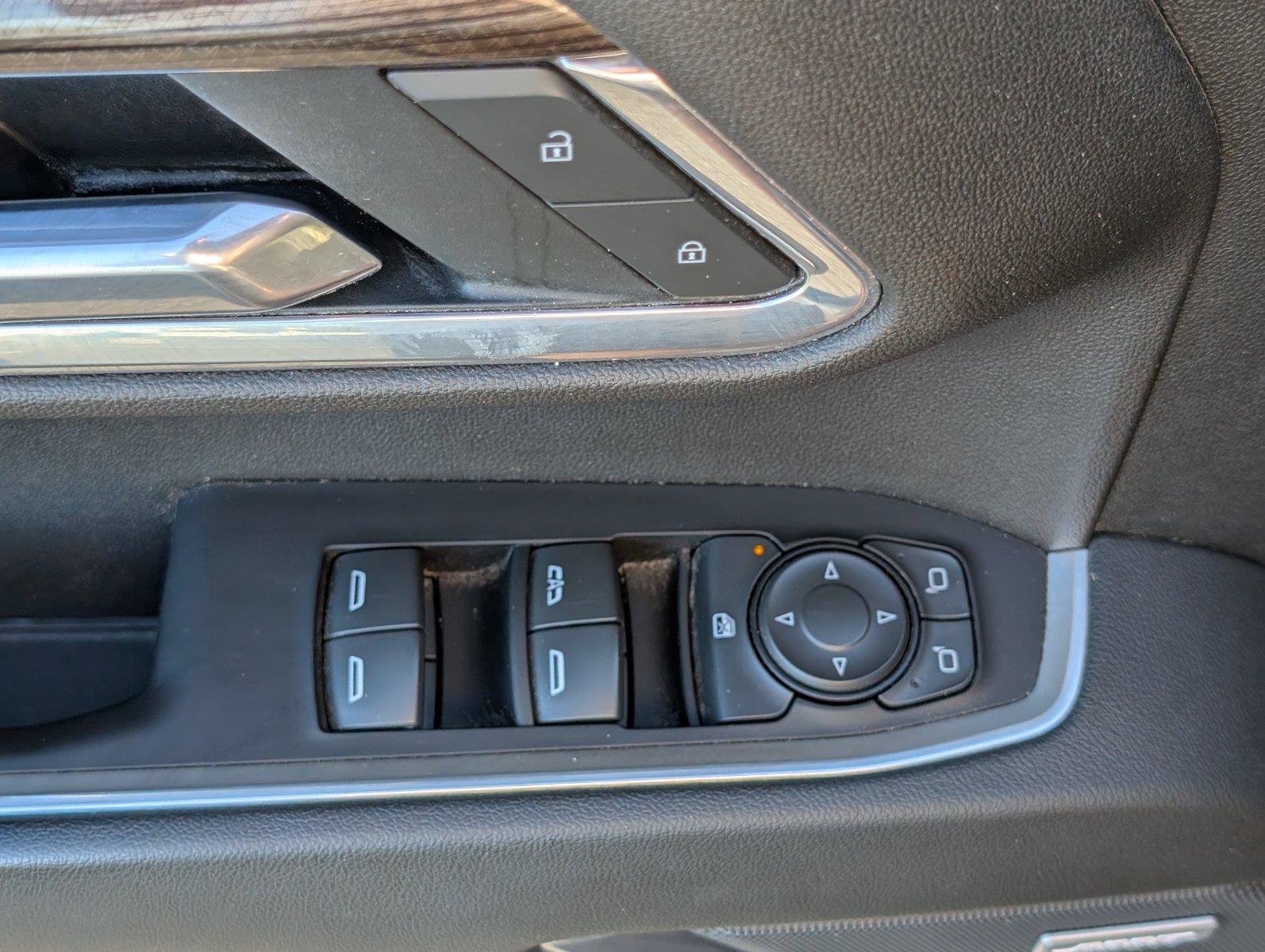 Used 2022 Chevrolet Silverado 1500 LT Trail Boss w/ LT Trail Boss Premium Package AWD/4WD image 19
