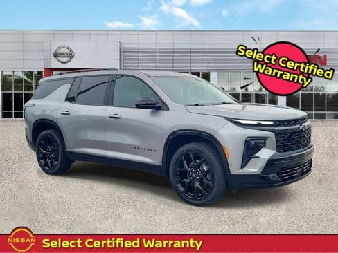 Used 2024 Chevrolet Traverse RS w/ LPO, Floor Liner Package FWD image 1