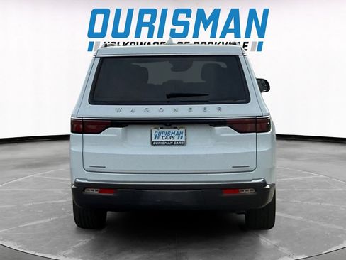 Used 2022 Jeep Wagoneer Series II w/ Premium Group I AWD/4WD image 5