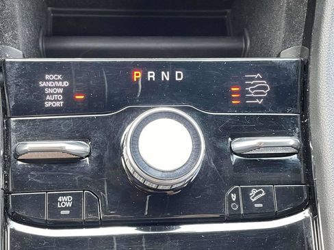 Certified 2022 Jeep Grand Cherokee Overland AWD/4WD image 42