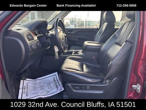 Used 2010 GMC Yukon XL SLT w/ SLT-2 Equipment Package image 17