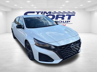 Used 2023 Nissan Altima 2.5 SR w/ SR Premium Package video 3