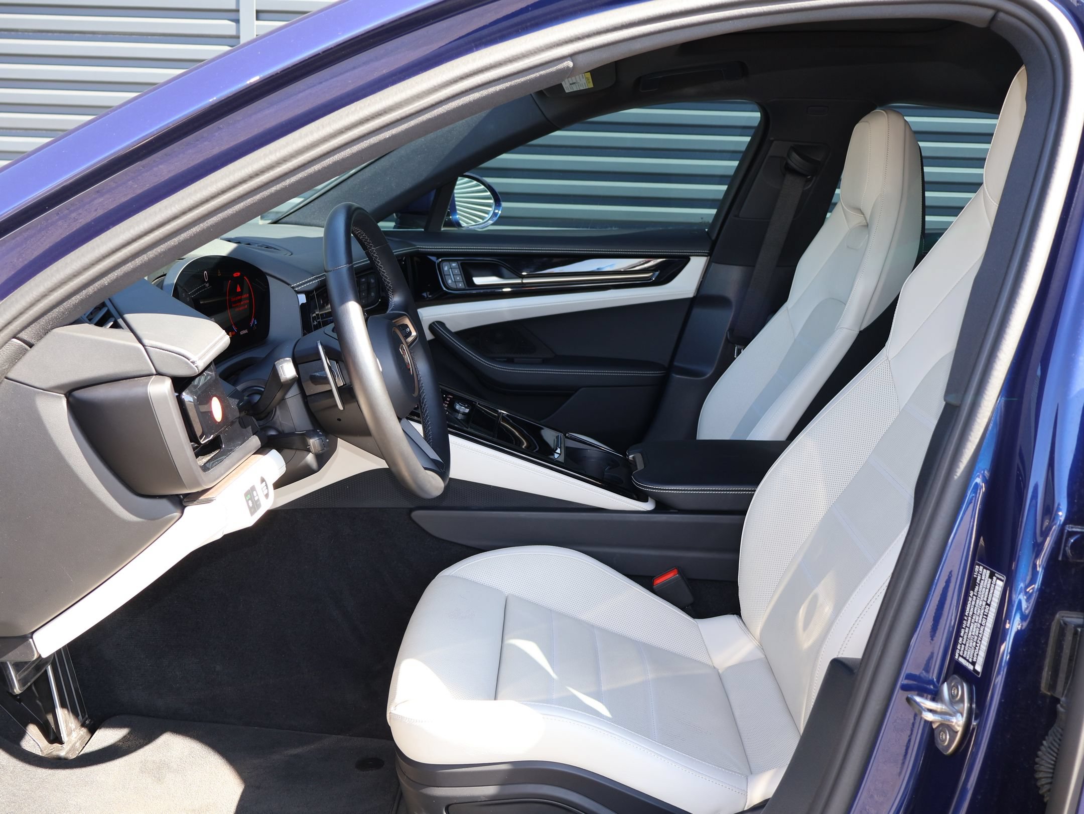 Certified 2024 Porsche Panamera 4 AWD/4WD image 5