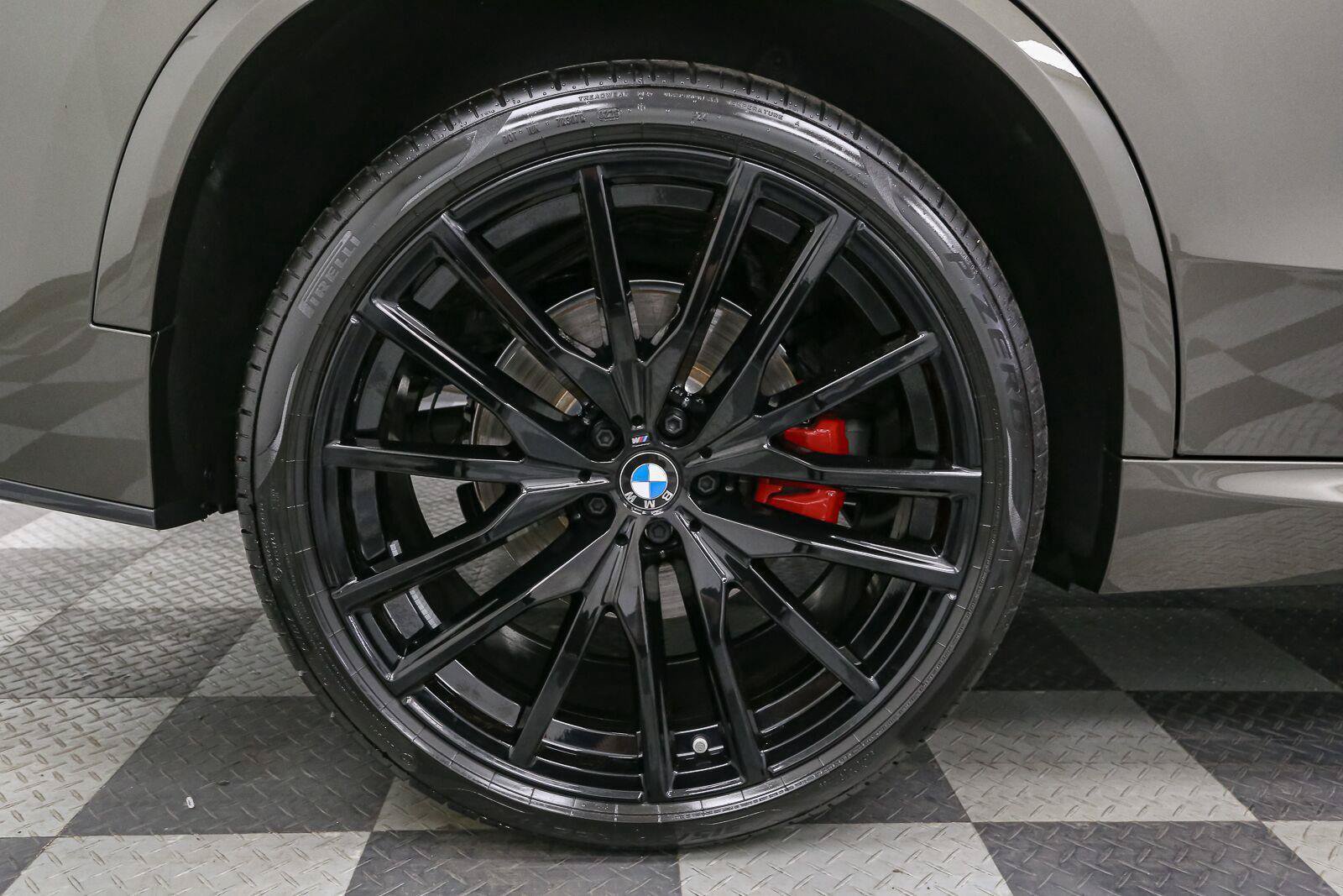 Used 2026 BMW X5 xDrive40i w/ M Sport Package AWD/4WD image 17
