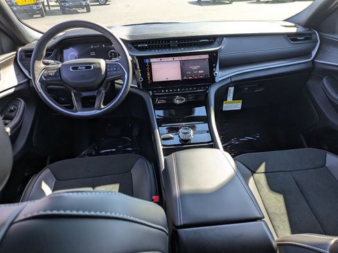 New 2026 Jeep Grand Cherokee Altitude AWD/4WD image 20