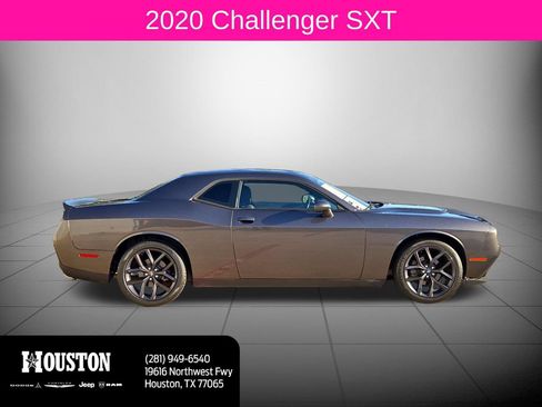 Used 2020 Dodge Challenger SXT w/ Blacktop Package RWD image 2